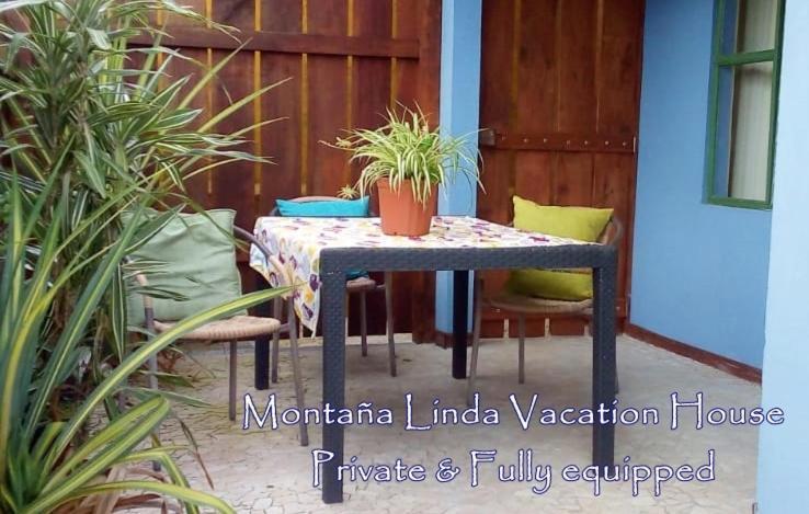 Montana Linda Guest House Orosí Exteriör bild
